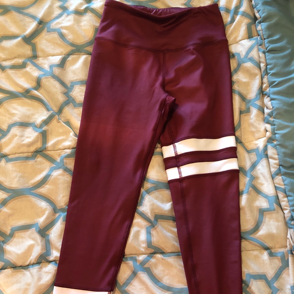 Maroon leggings